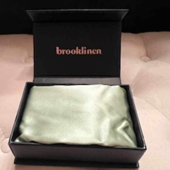 Brooklinen Mulberry Silk Pillowcase; Cool Mint; 1 Standard; Boxed - NEW - Picture 1 of 6